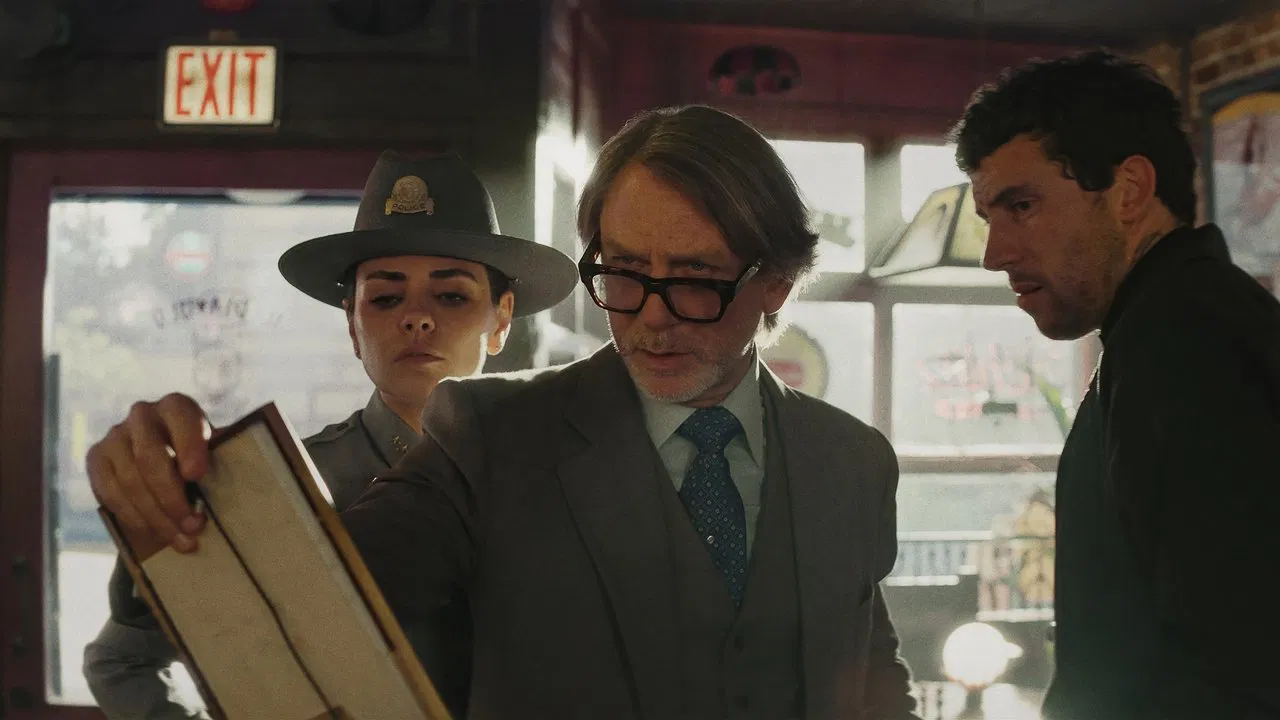 Wake Up Dead Man: A Knives Out Mystery Movie Screenshot 3